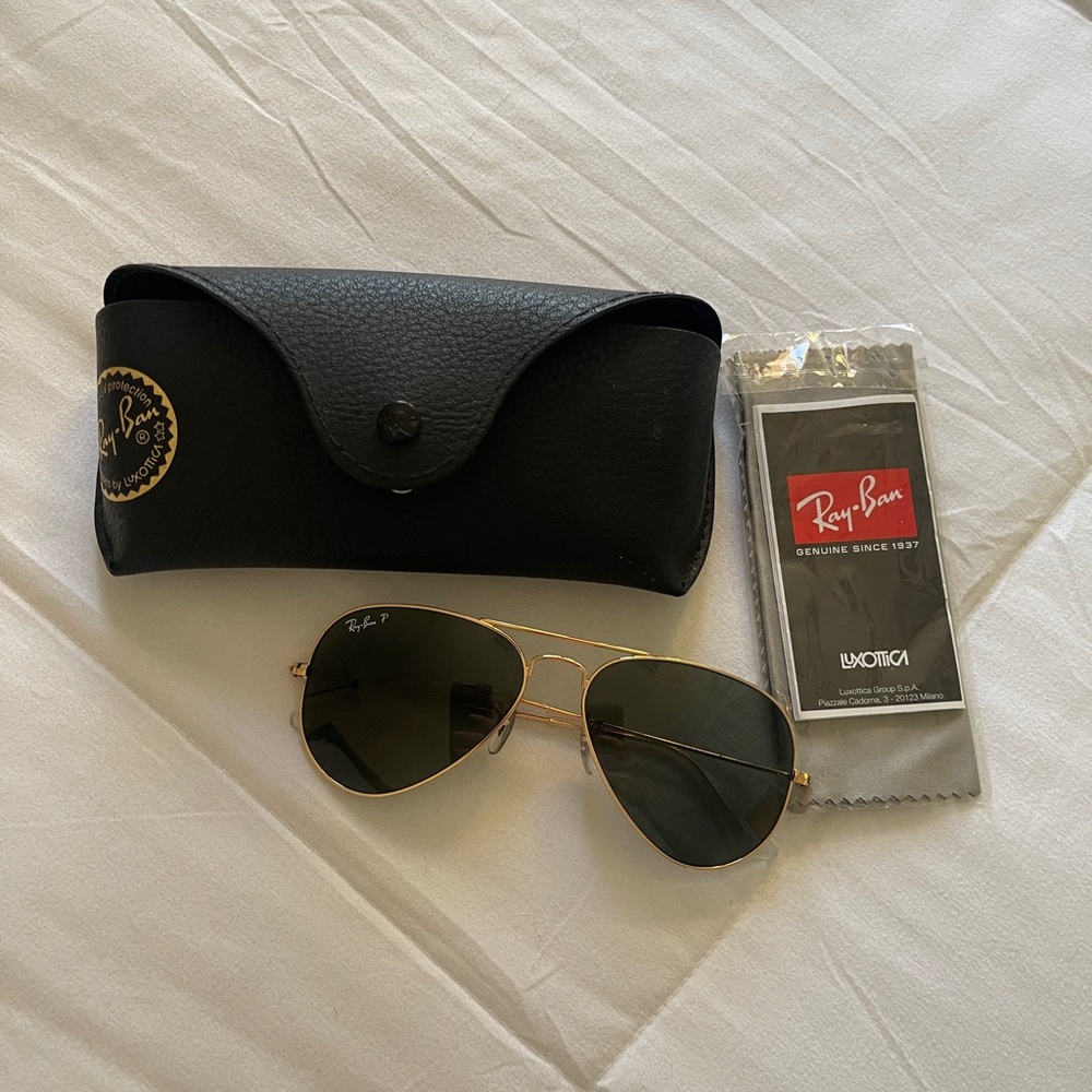NWT Ray-Ban aviator gold rimmed sunglasses style# RB3025